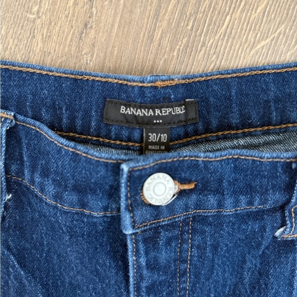 Banana Republic Blue Jean Shorts Classic Design - Picture 4 of 5